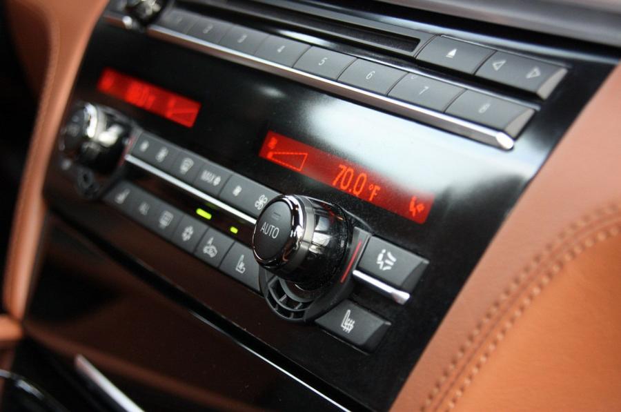  BMW 760iL 2010 года  (фото 35 из 71)